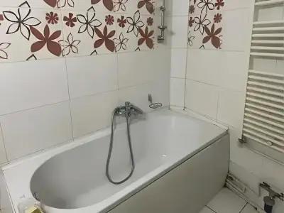 Apartament de vanzare Sector 4 Bucuresti baie cu cada